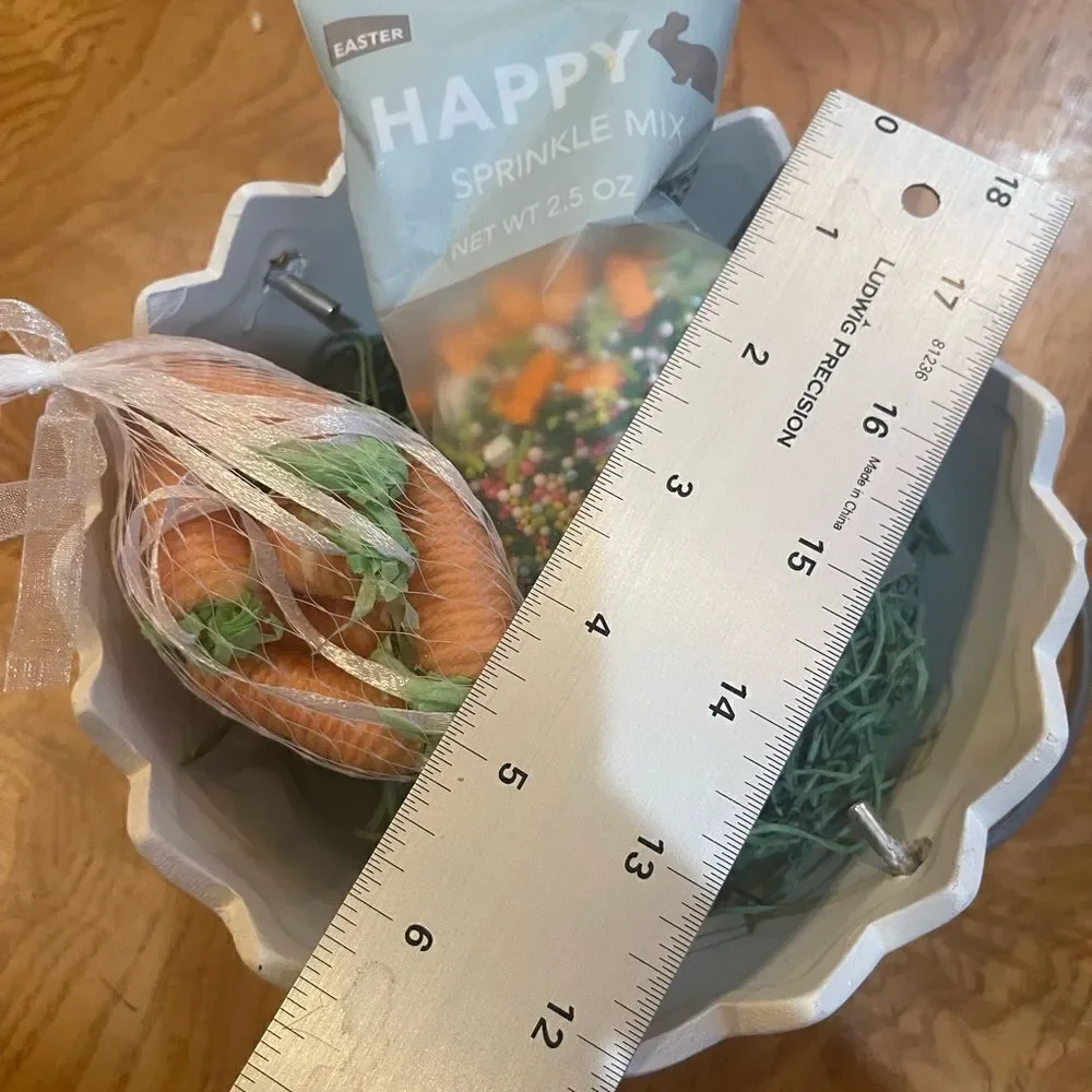 EASTER EGG Porcelain Basket with Carrot Garland & Confetti!